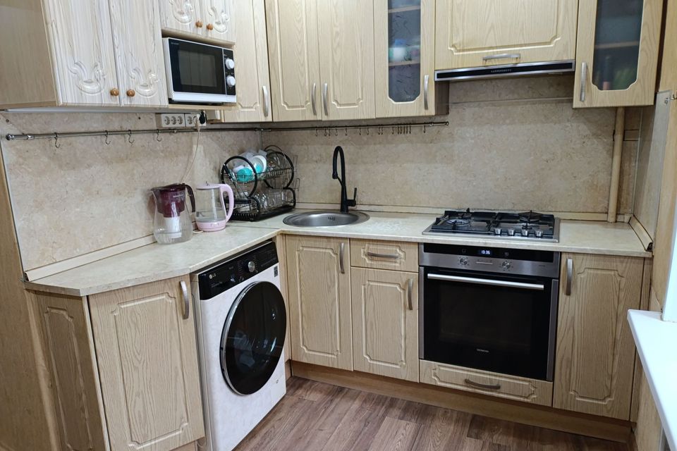 Продаётся 3-комнатная квартира, 59.6 м²