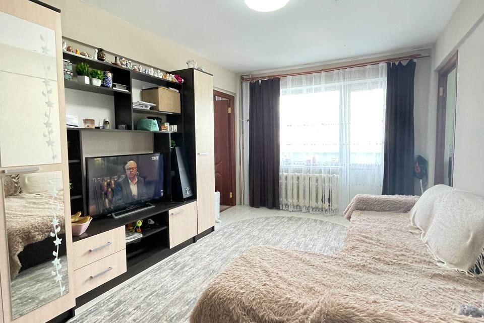 Продаётся 3-комнатная квартира, 49 м²
