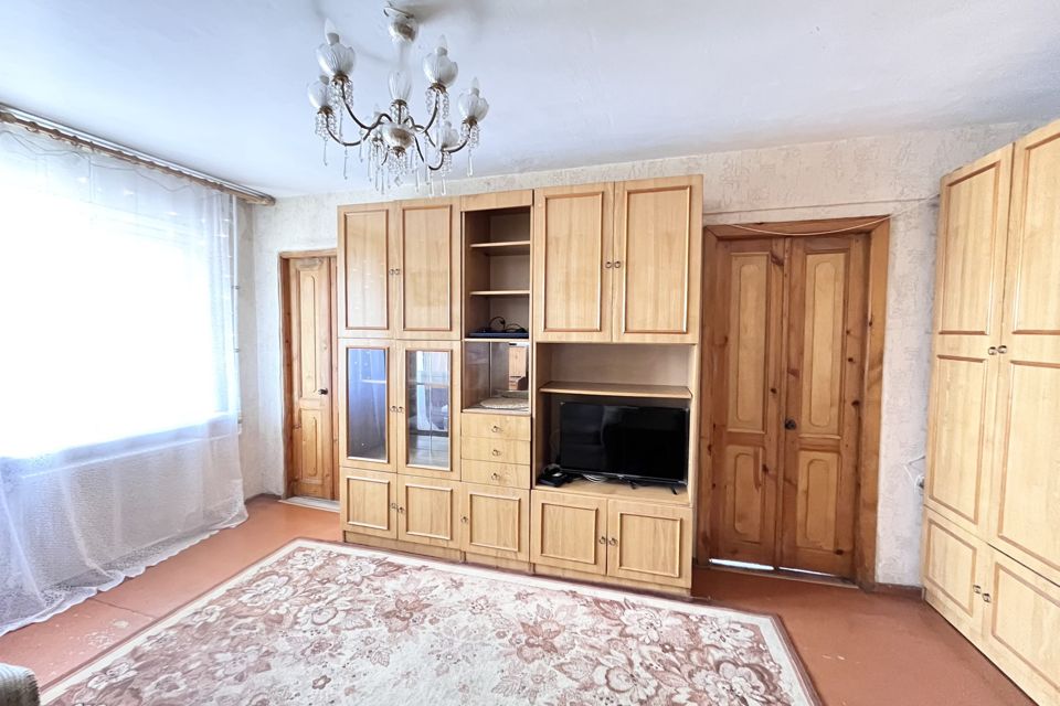 Продаётся 4-комнатная квартира, 58.2 м²