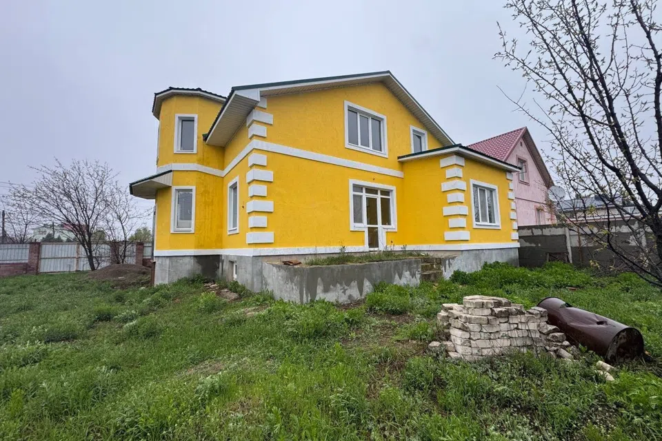 Продаётся 2-этажный дом, 200 м²