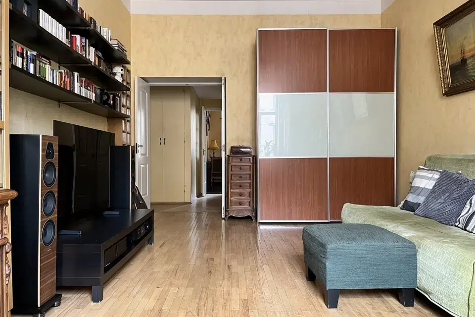Продаётся 2-комнатная квартира, 56 м²