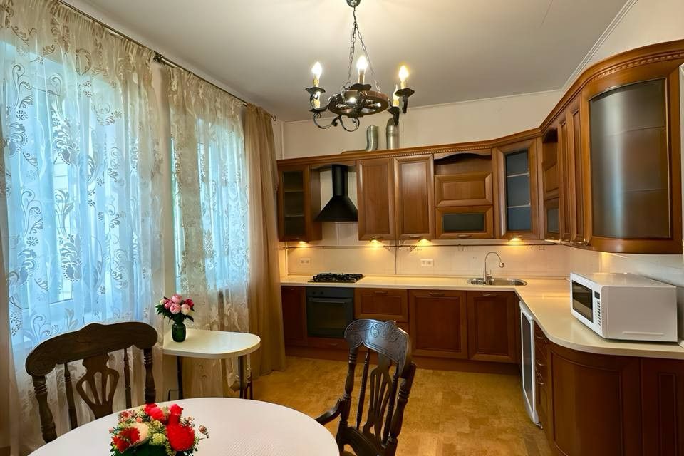 Продаётся 3-комнатная квартира, 108.9 м²
