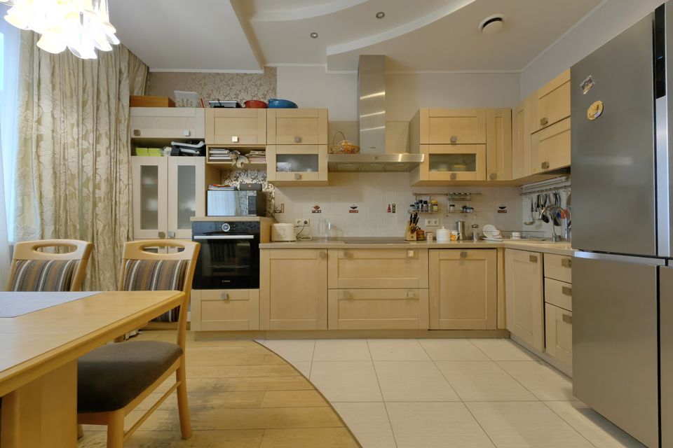 Продаётся 4-комнатная квартира, 128 м²