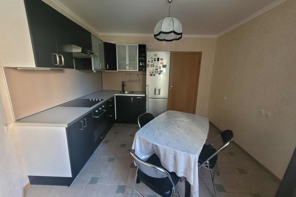 Продаётся 1-комнатная квартира, 42.2 м²