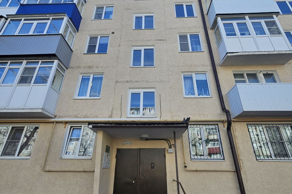 Продаётся 4-комнатная квартира, 61.5 м²