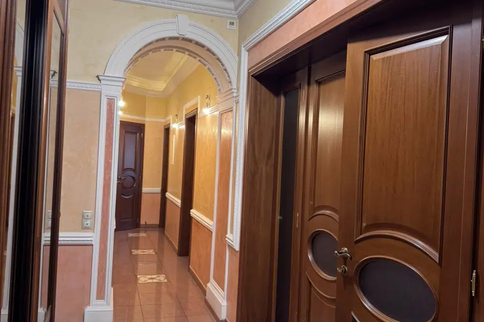 Продаётся 3-комнатная квартира, 106 м²