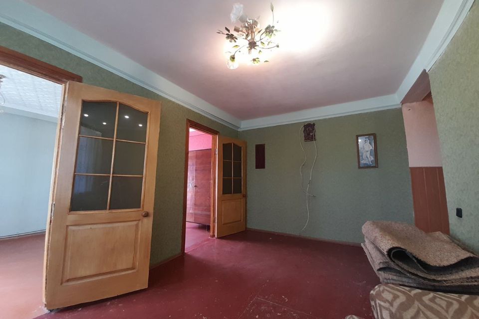Продаётся 4-комнатная квартира, 57 м²