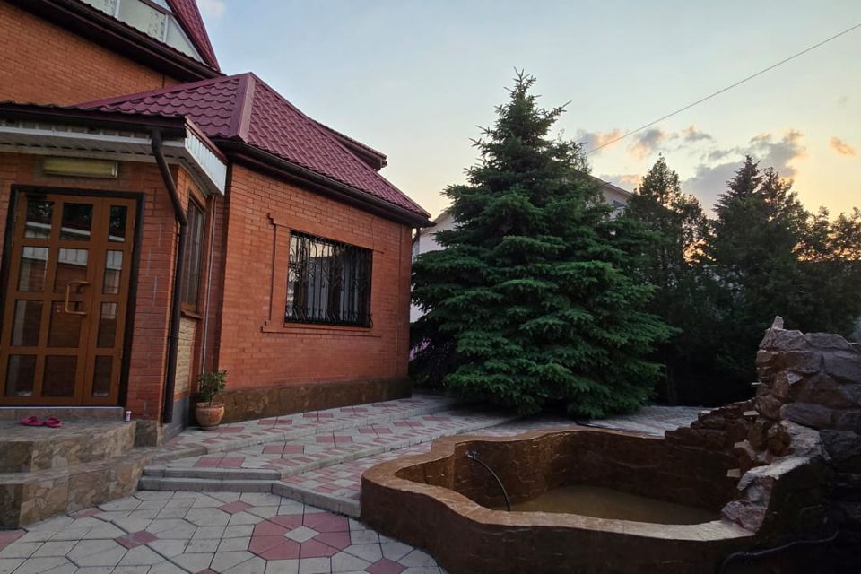 Продаётся 3-этажный дом, 224 м²