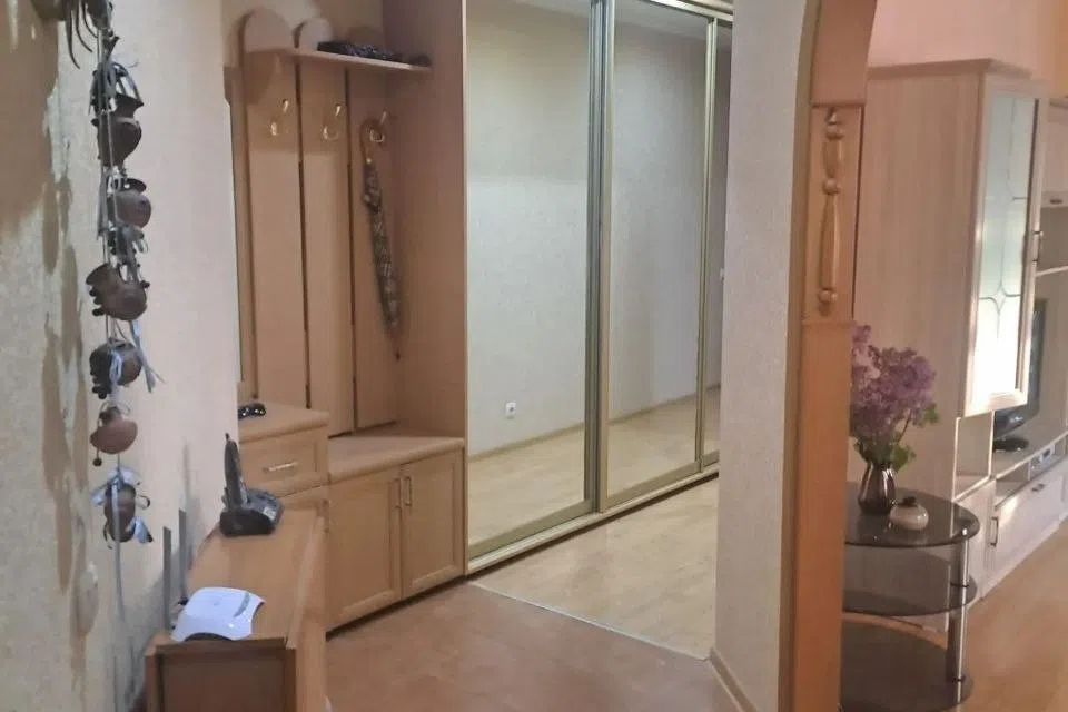 Продаётся 2-комнатная квартира, 65.4 м²