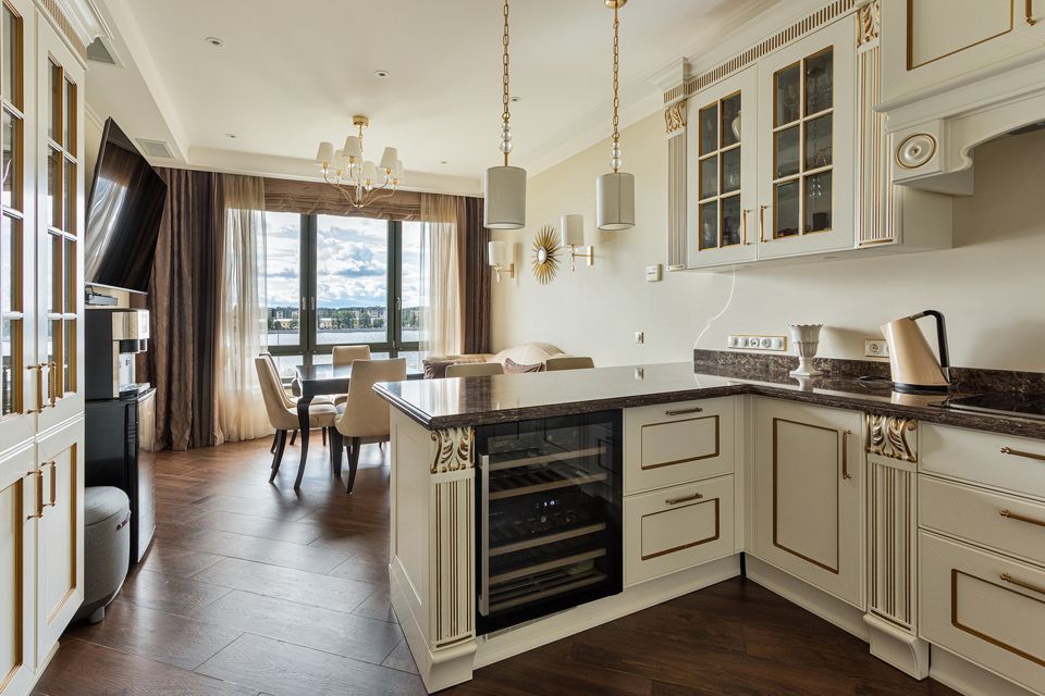 Продаётся 3-комнатная квартира, 126.6 м²