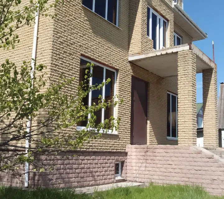 Продаётся 2-этажный дом, 279 м²