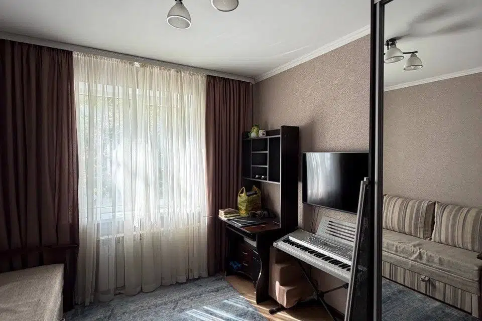 Продаётся 3-комнатная квартира, 64.2 м²