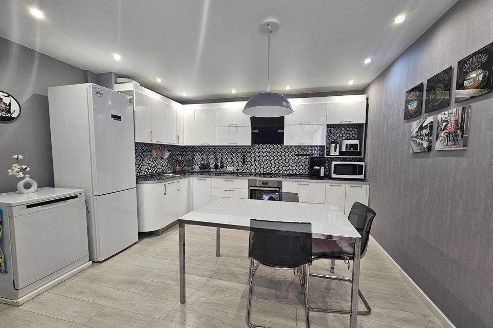 Продаётся 2-комнатная квартира, 68.1 м²