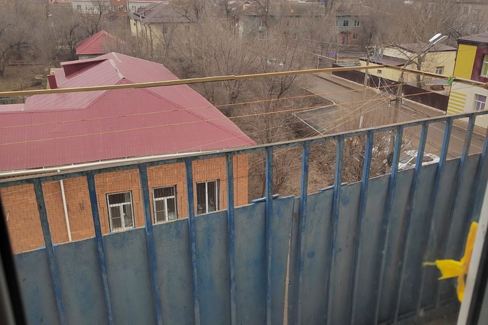 Продаётся 4-комнатная квартира, 57 м²
