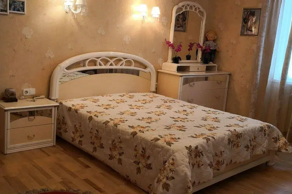 Продаётся 3-этажный дом, 440 м²