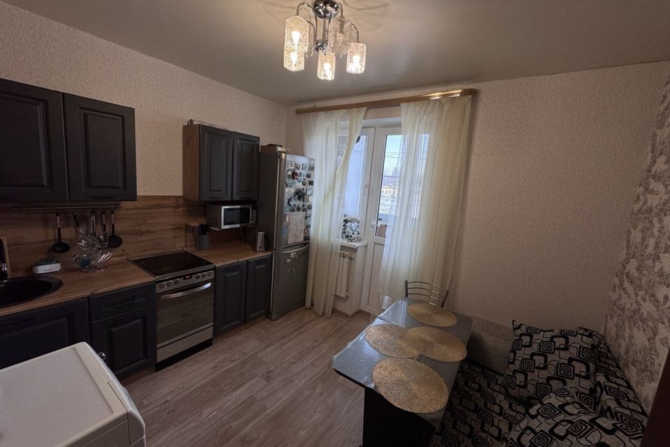 Продаётся 1-комнатная квартира, 42 м²