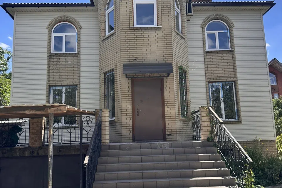 Продаётся 2-этажный дом, 279.6 м²