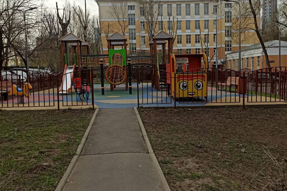 Продаётся 4-комнатная квартира, 96.5 м²