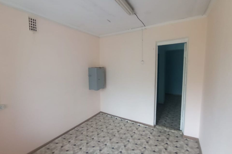 Продаётся 4-комнатная квартира, 110 м²