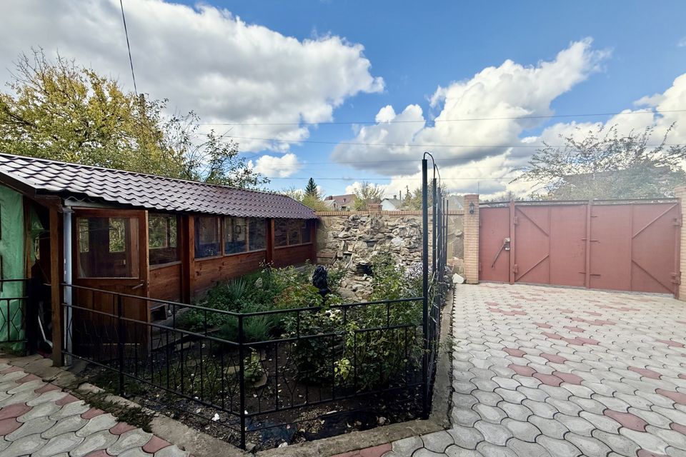 Продаётся 2-этажный дом, 200 м²