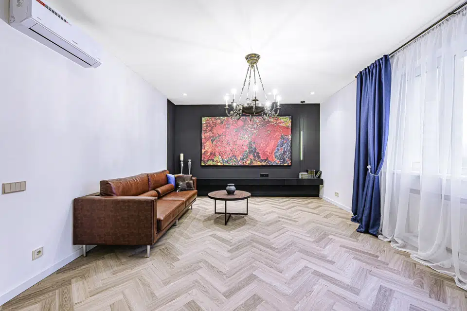 Продаётся 4-комнатная квартира, 132 м²
