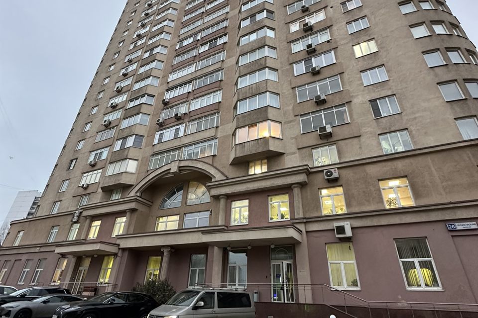 Сдаётся 3-комнатная квартира, 145 м²