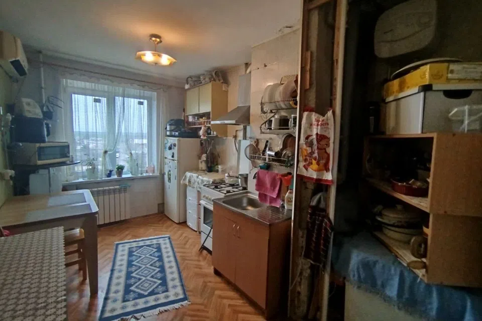 Продаётся 4-комнатная квартира, 77.9 м²