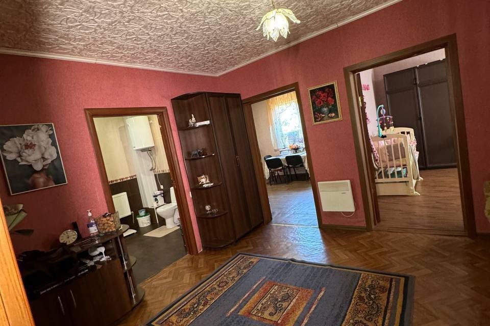 Продаётся 2-этажный дом, 210 м²