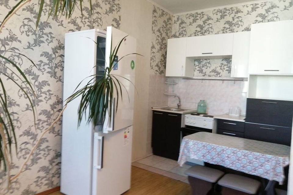 Сдаётся 2-комнатная квартира, 58 м²