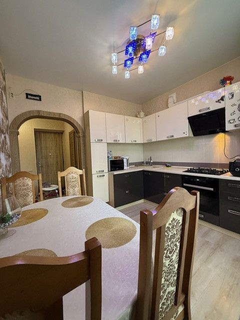 Продаётся 2-комнатная квартира, 56 м²