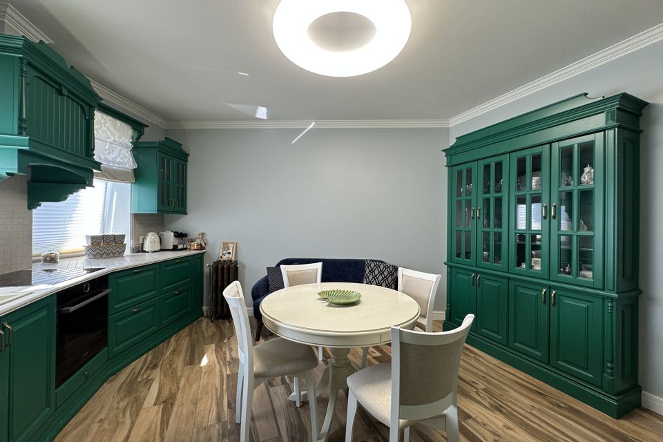 Продаётся 2-комнатная квартира, 61.8 м²