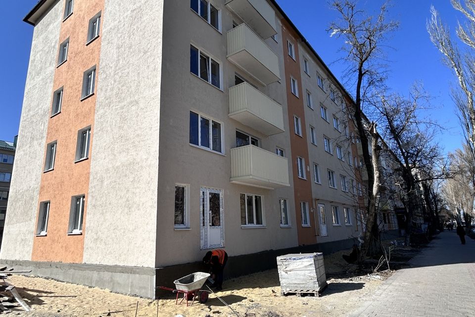 Продаётся 4-комнатная квартира, 61.9 м²
