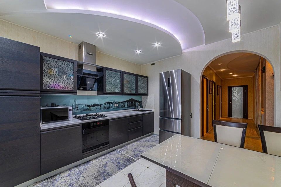 Продаётся 3-комнатная квартира, 98 м²