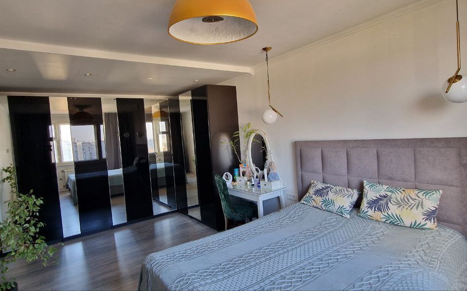 Продаётся 4-комнатная квартира, 99.5 м²