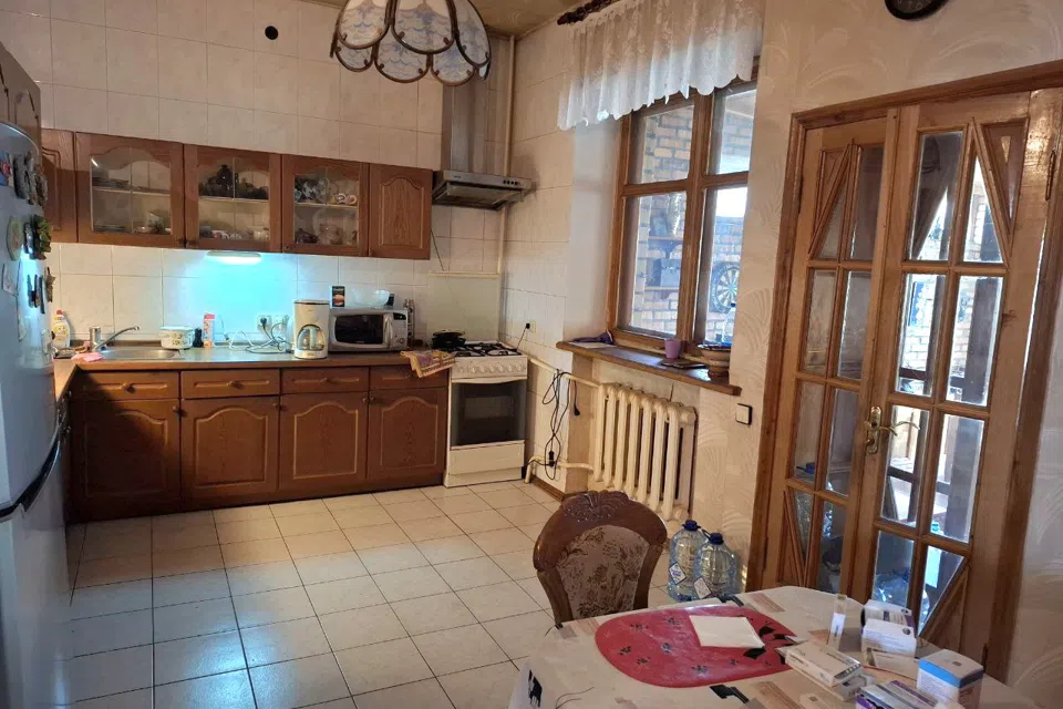 Продаётся 2-этажный дом, 299 м²
