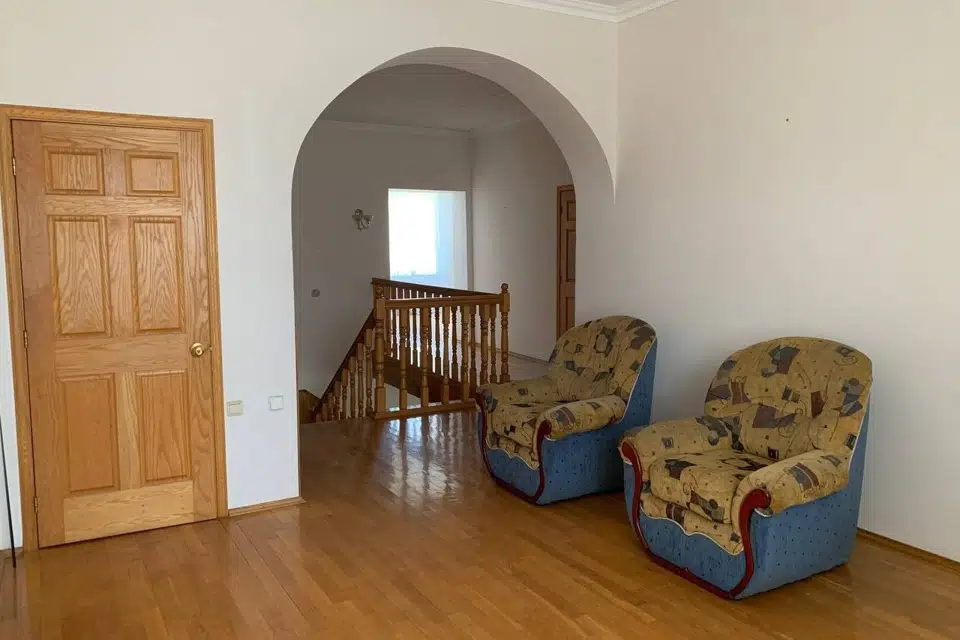 Продаётся 2-этажный дом, 480 м²