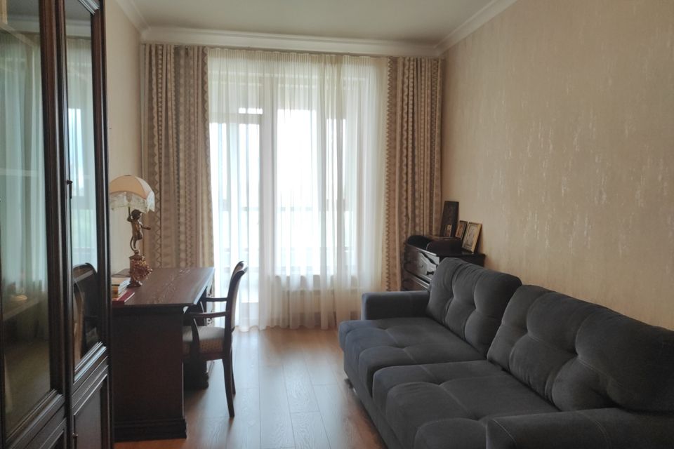 Продаётся 3-комнатная квартира, 100 м²
