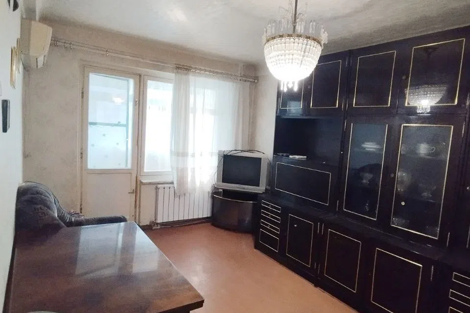 Продаётся 4-комнатная квартира, 70 м²