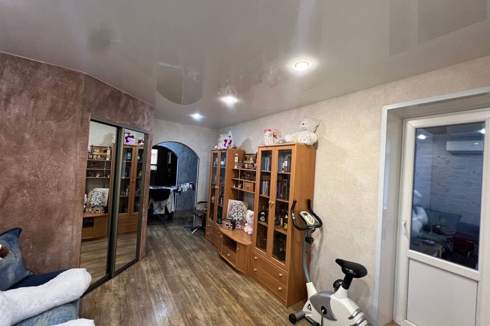 Продаётся 4-комнатная квартира, 98 м²