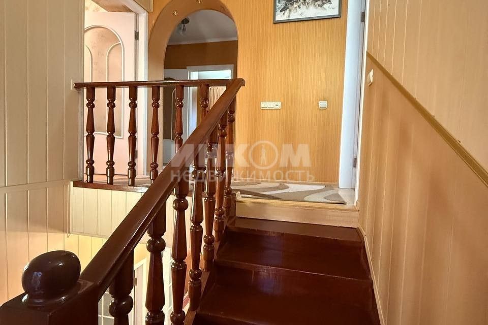 Продаётся 2-этажный дом, 300 м²