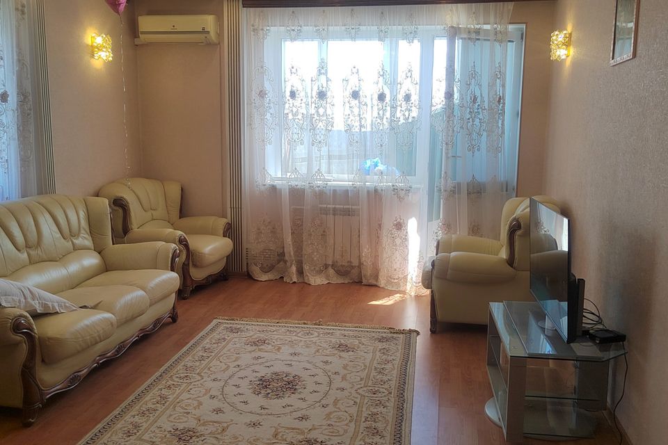 Продаётся 3-комнатная квартира, 109 м²