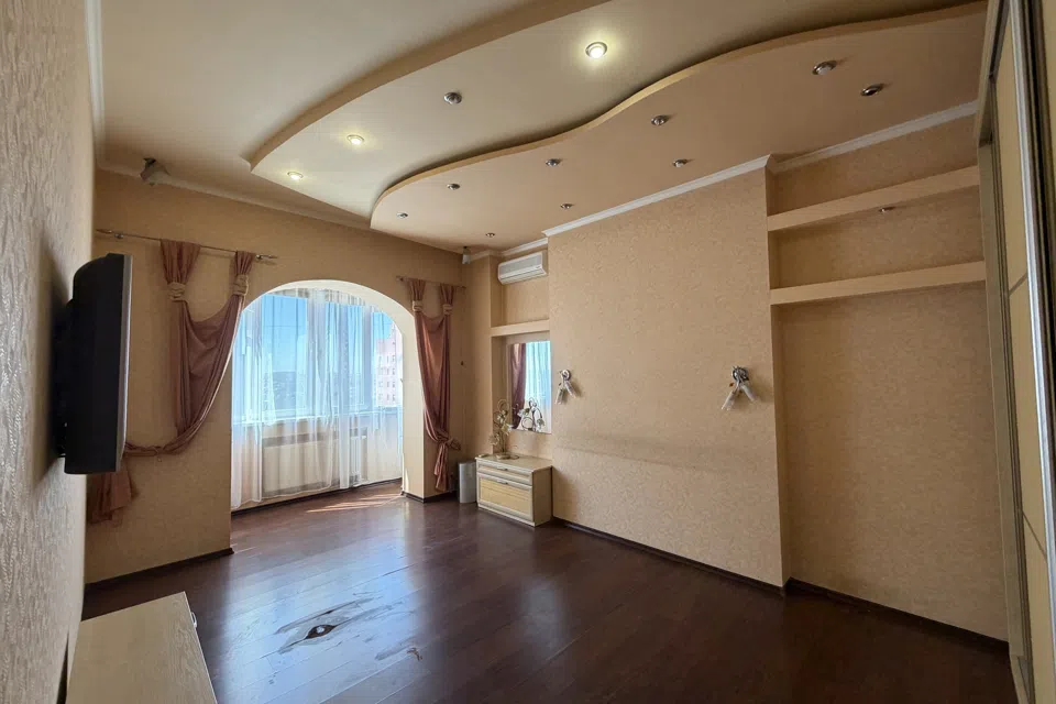 Продаётся 3-комнатная квартира, 117 м²