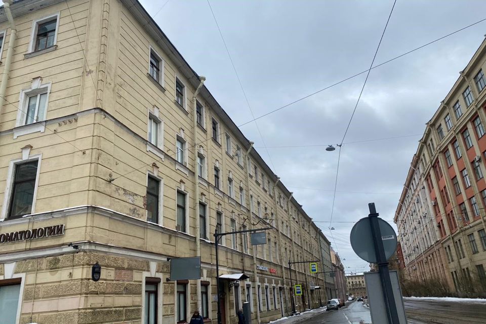 Продаётся 4-комнатная квартира, 97.9 м²