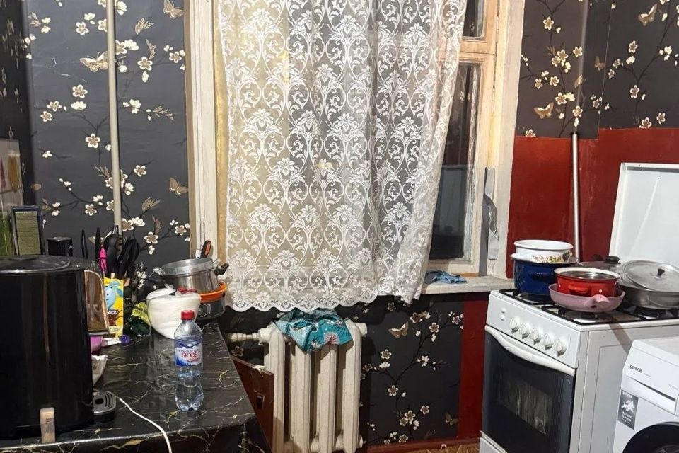 Продаётся 4-комнатная квартира, 64 м²