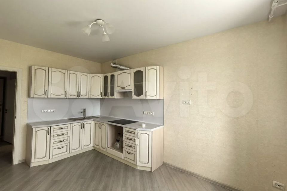 Продаётся 1-комнатная квартира, 43 м²