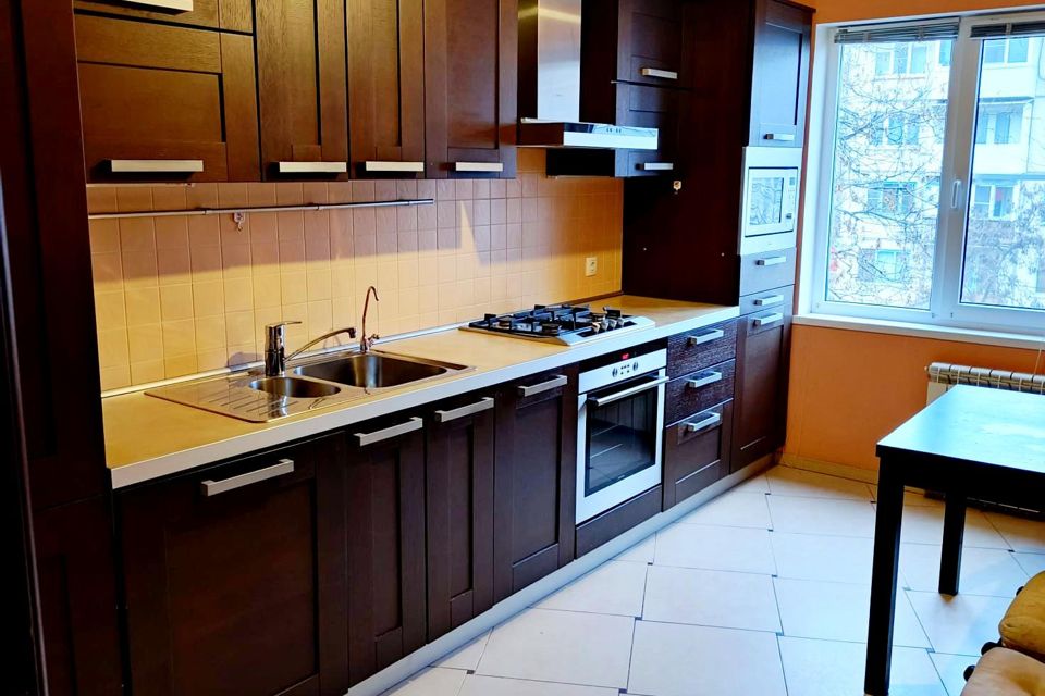 Продаётся 4-комнатная квартира, 89.9 м²