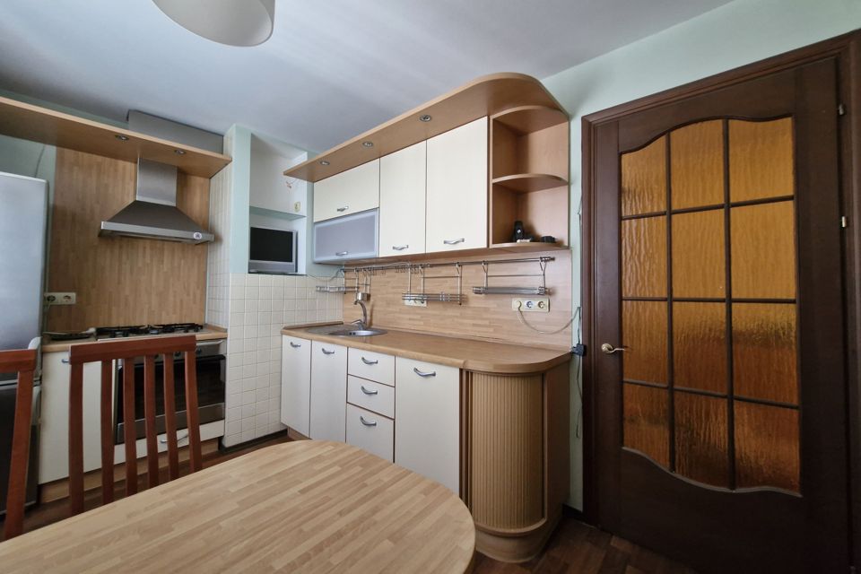 Продаётся 4-комнатная квартира, 76.7 м²