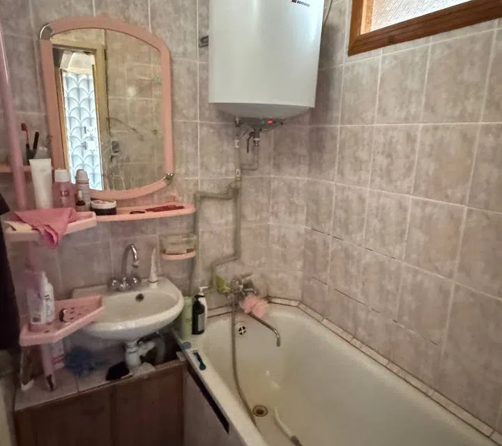 Продаётся 3-комнатная квартира, 50.7 м²