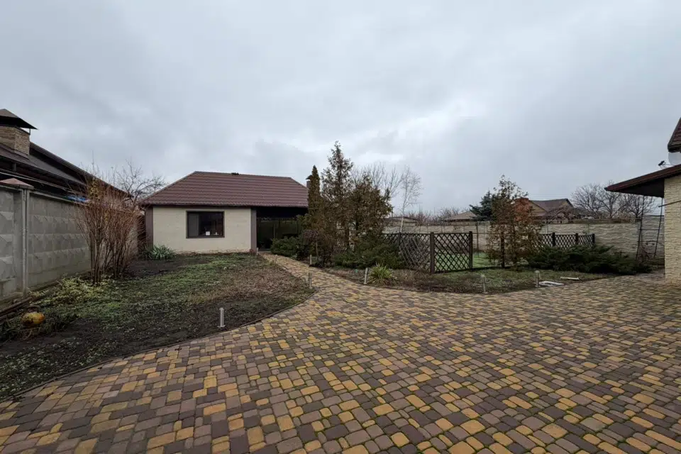 Продаётся 2-этажный дом, 280 м²