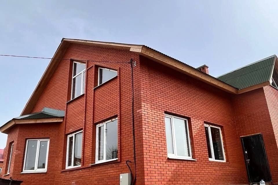 Продаётся 2-этажный дом, 325 м²